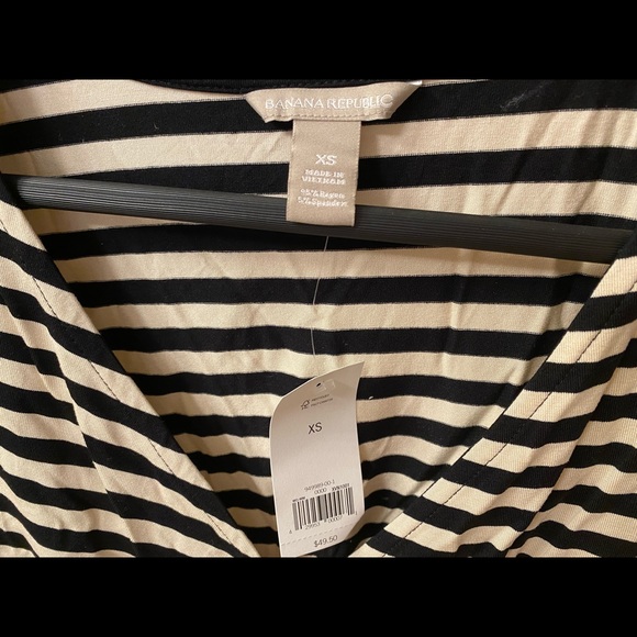 NWT Banana republic faux wrap top. Cream and black stripes. Long sleeve. Xs - Picture 2 of 4